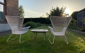 The Conservatory, A Cosy Holiday Home Located Central Between Gent Antwerpen & Brussel